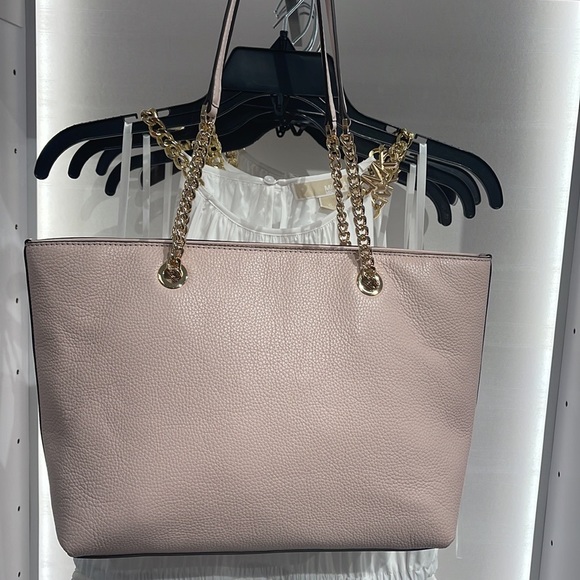 MICHAEL KORS
Jet Set Medium Front Zip Pebbled Leather Chain Tote 
Powder Blush - Picture 5 of 16